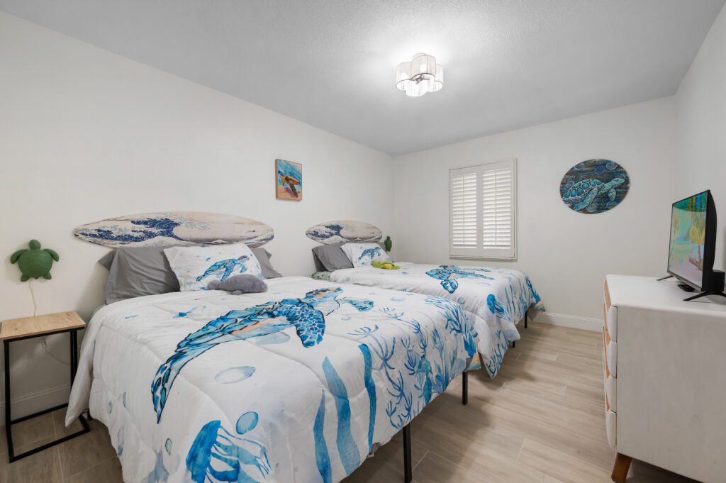 Third bedroom 2 queen beds